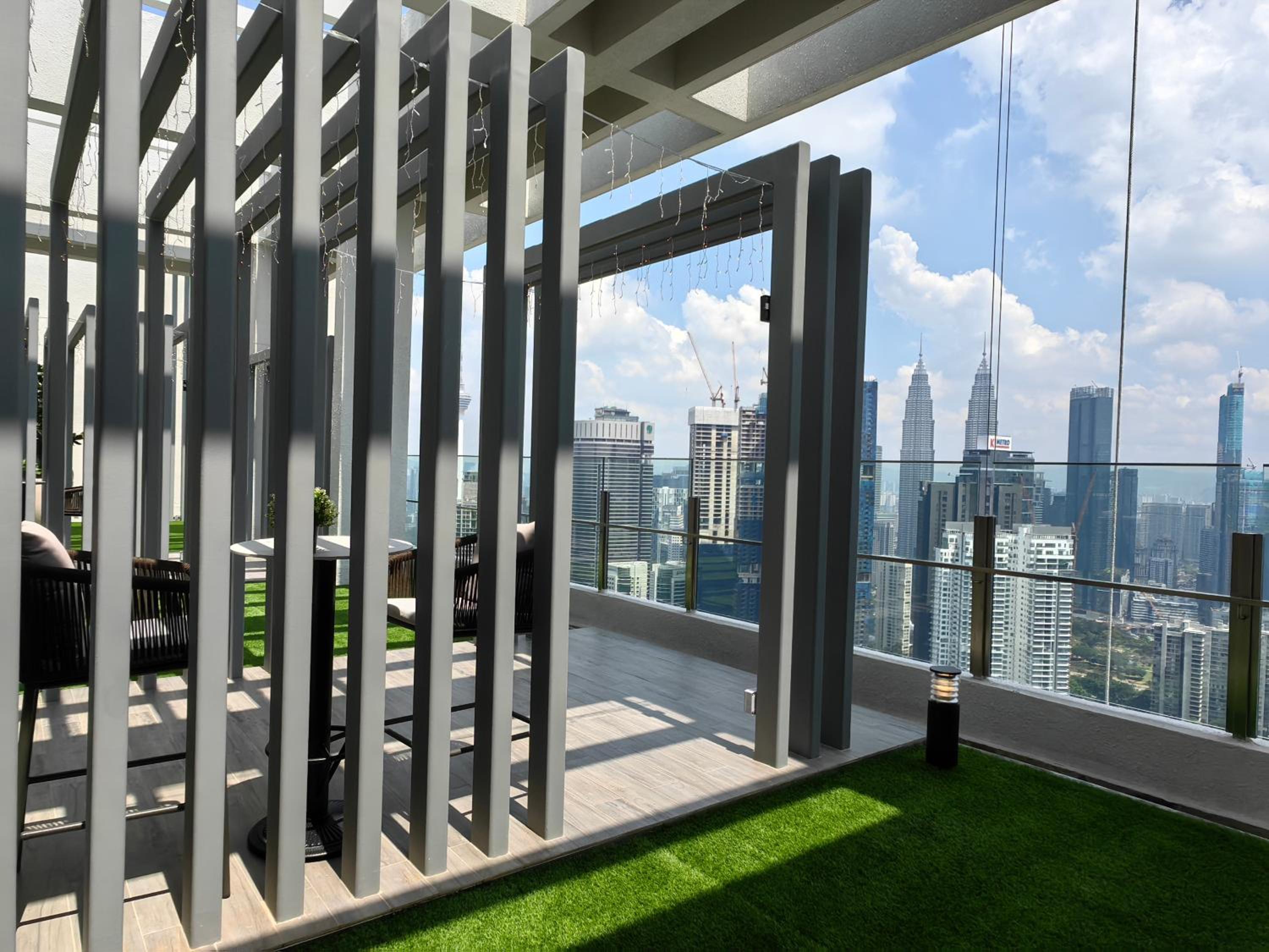TRX Agile Bukit Bintang KLCC View 8pax Family Suites