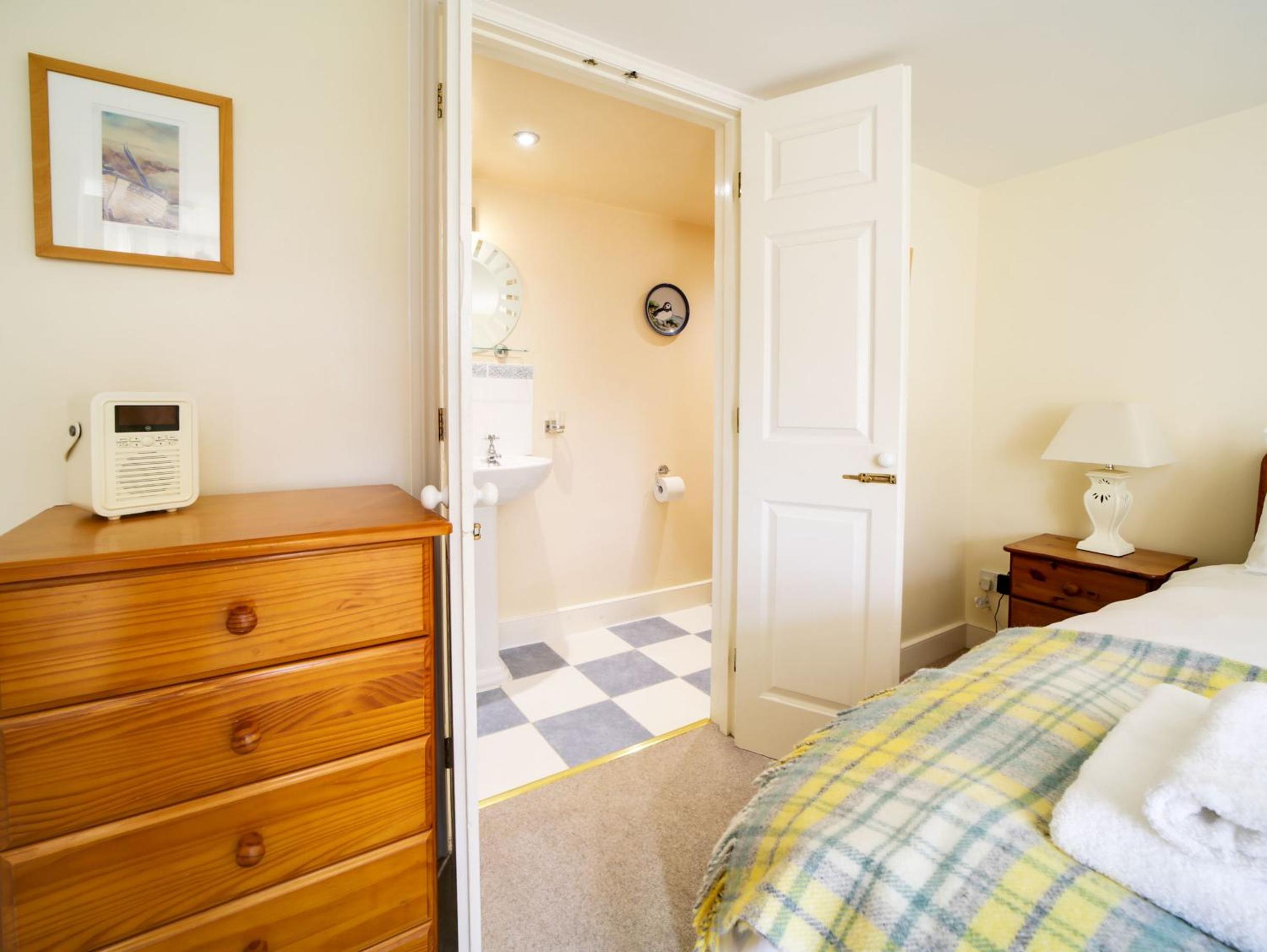Dolphin Cottage