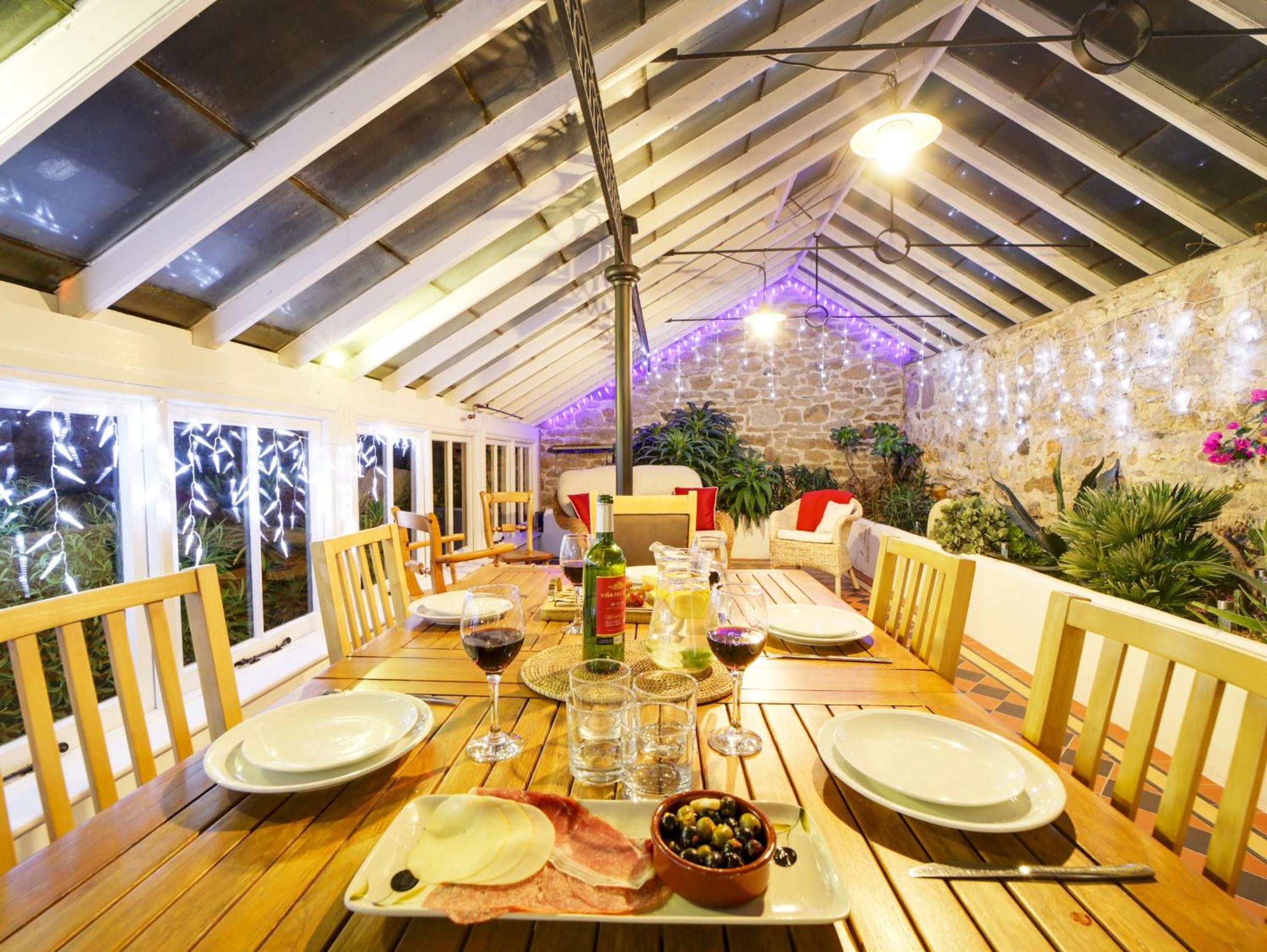 Dolphin Cottage