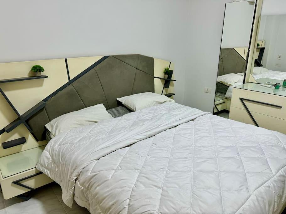 Relaxing Apartment with garden view in New Cairo By landmark Stays