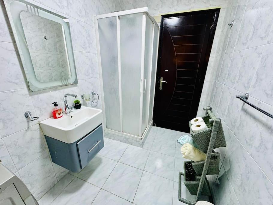 Relaxing Apartment with garden view in New Cairo By landmark Stays