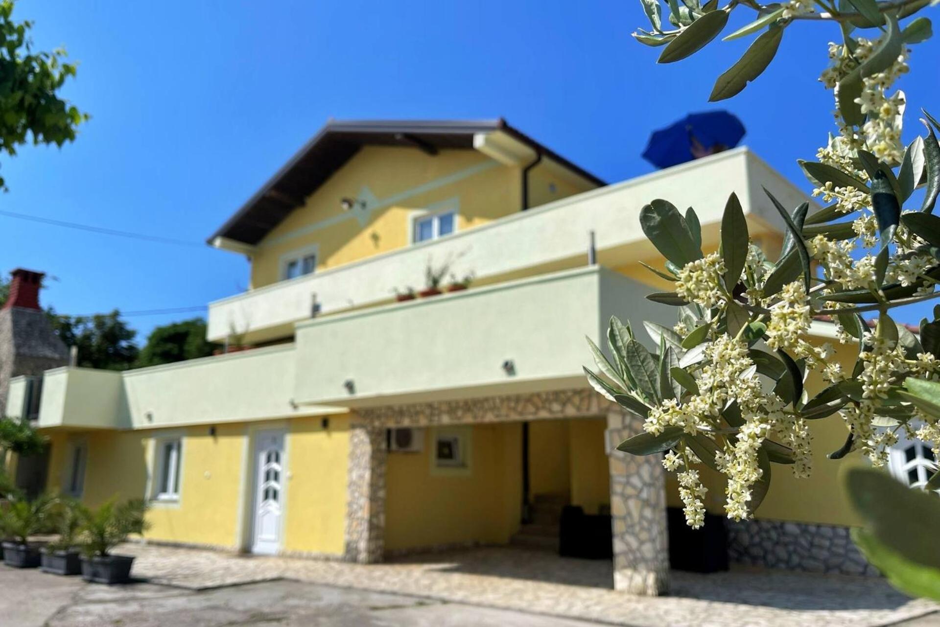Top Apartments
