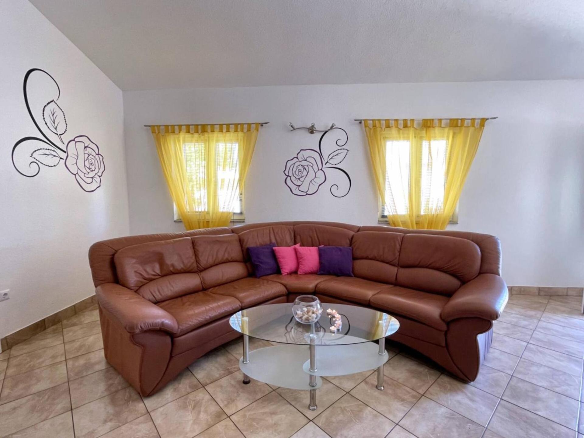 Top Apartments