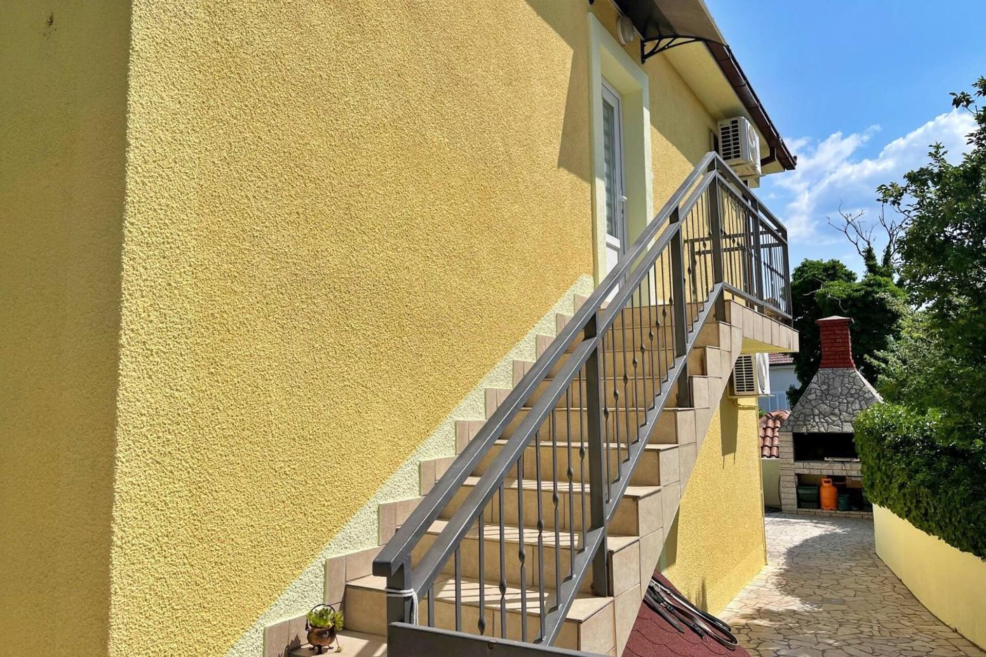 Top Apartments