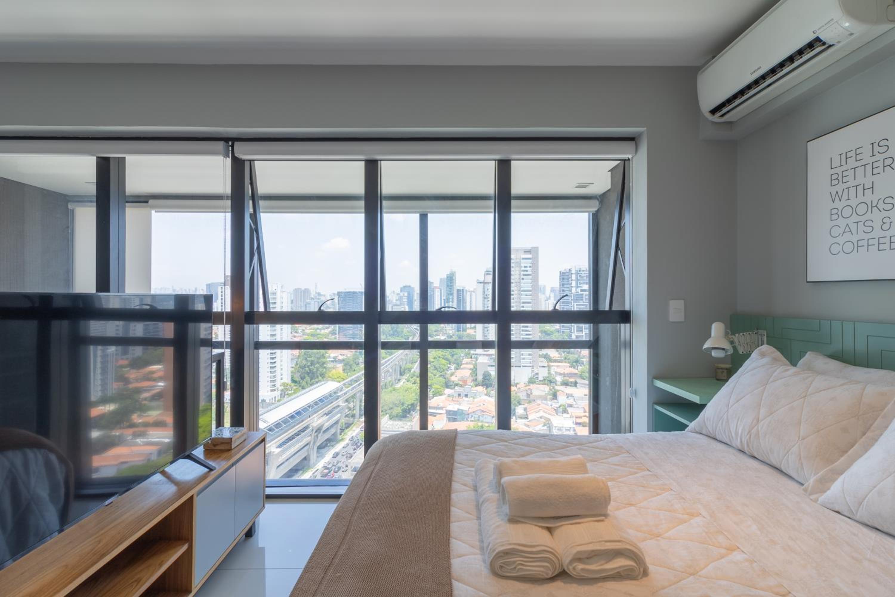 Duplex Excepcional no Campo Belo: Luxo em 60m²