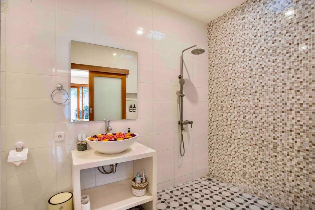 Bens Mertanadi Villa Two-Bedroom with Private Pool Kuta view 3