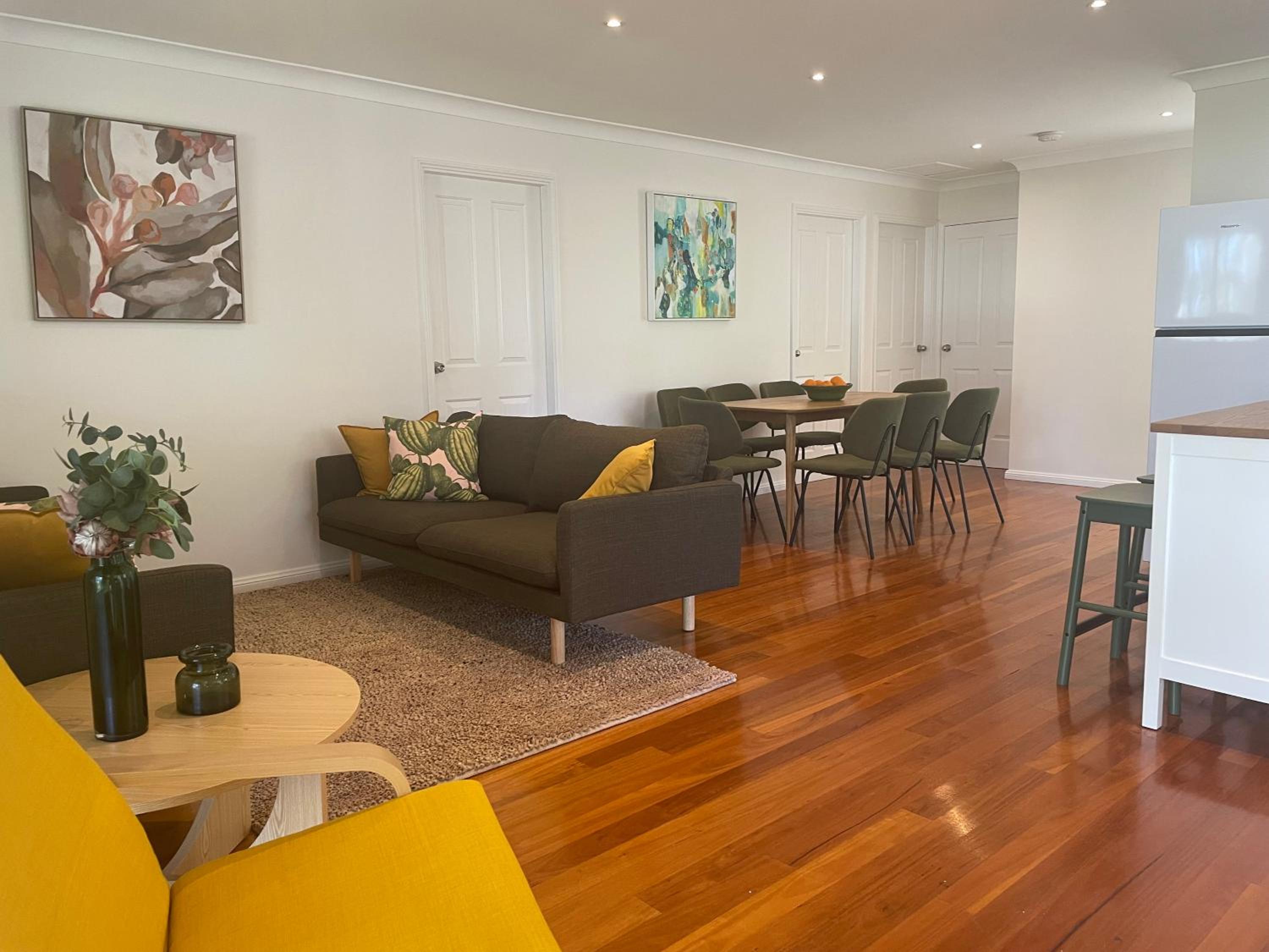 Treetop Beach House 3 min walk to surf beach