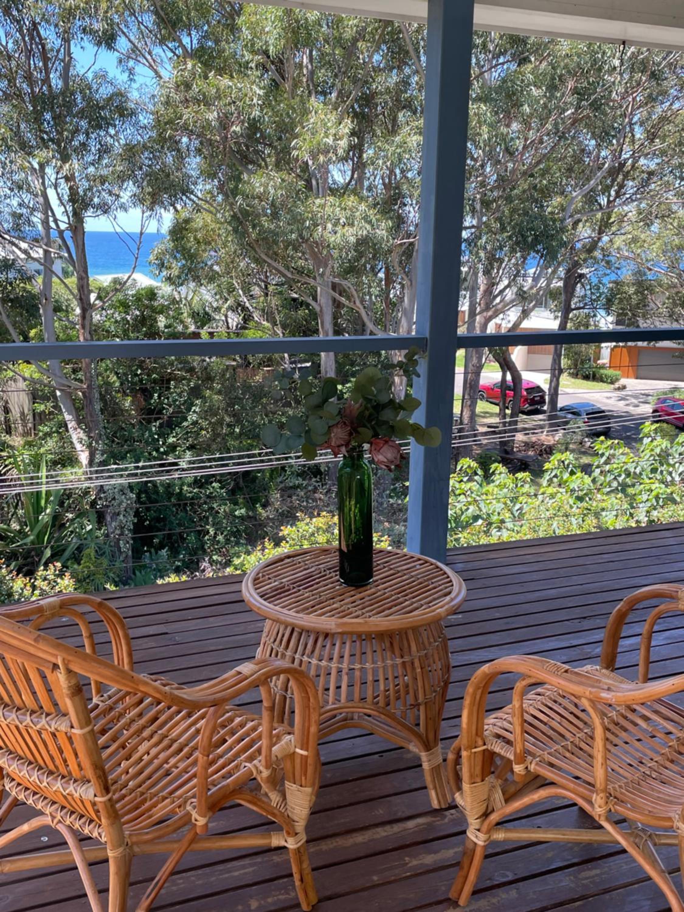 Treetop Beach House 3 min walk to surf beach