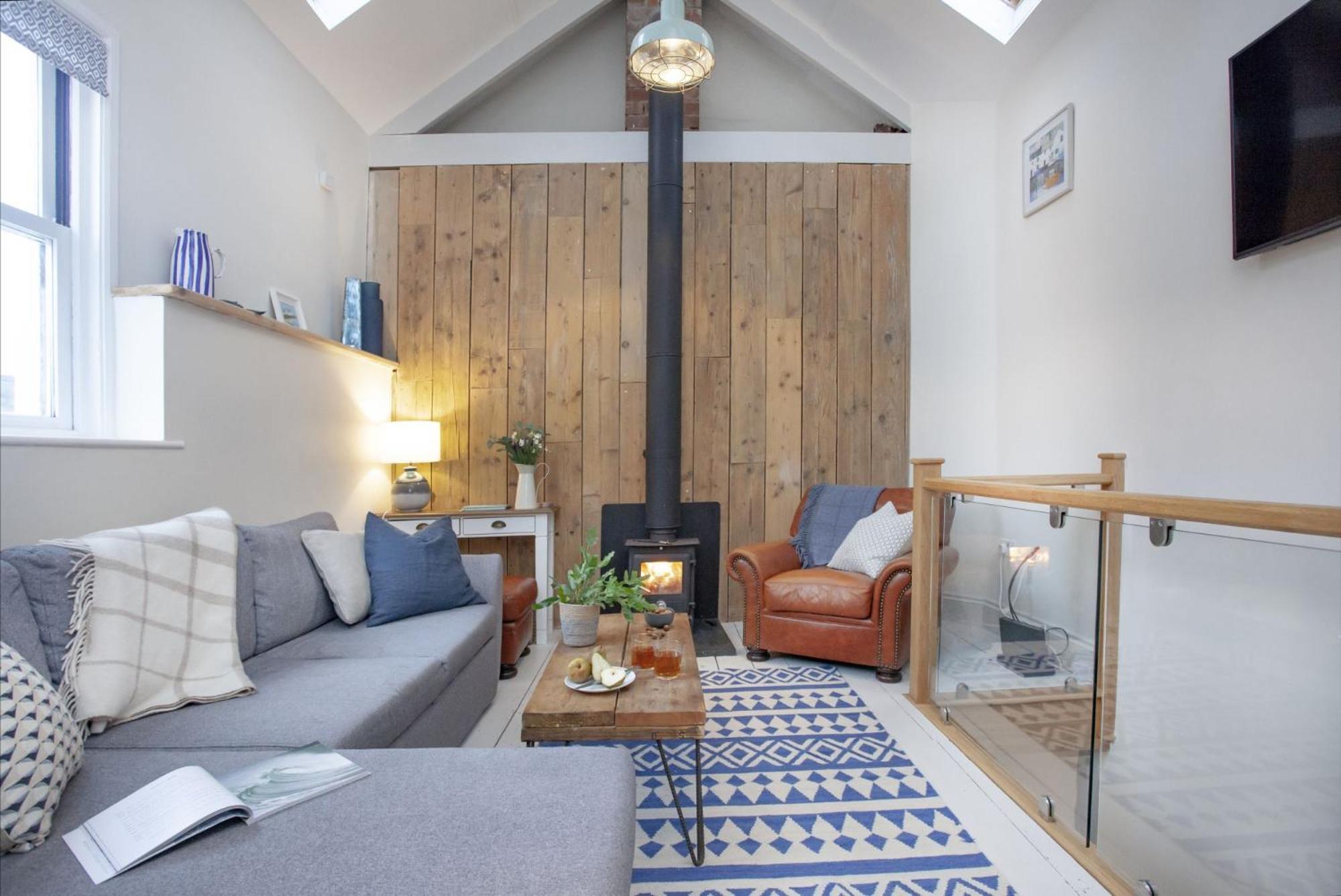 Birdcage Cottage, Free WiFi, Fireplace, Coffee Machine view 3