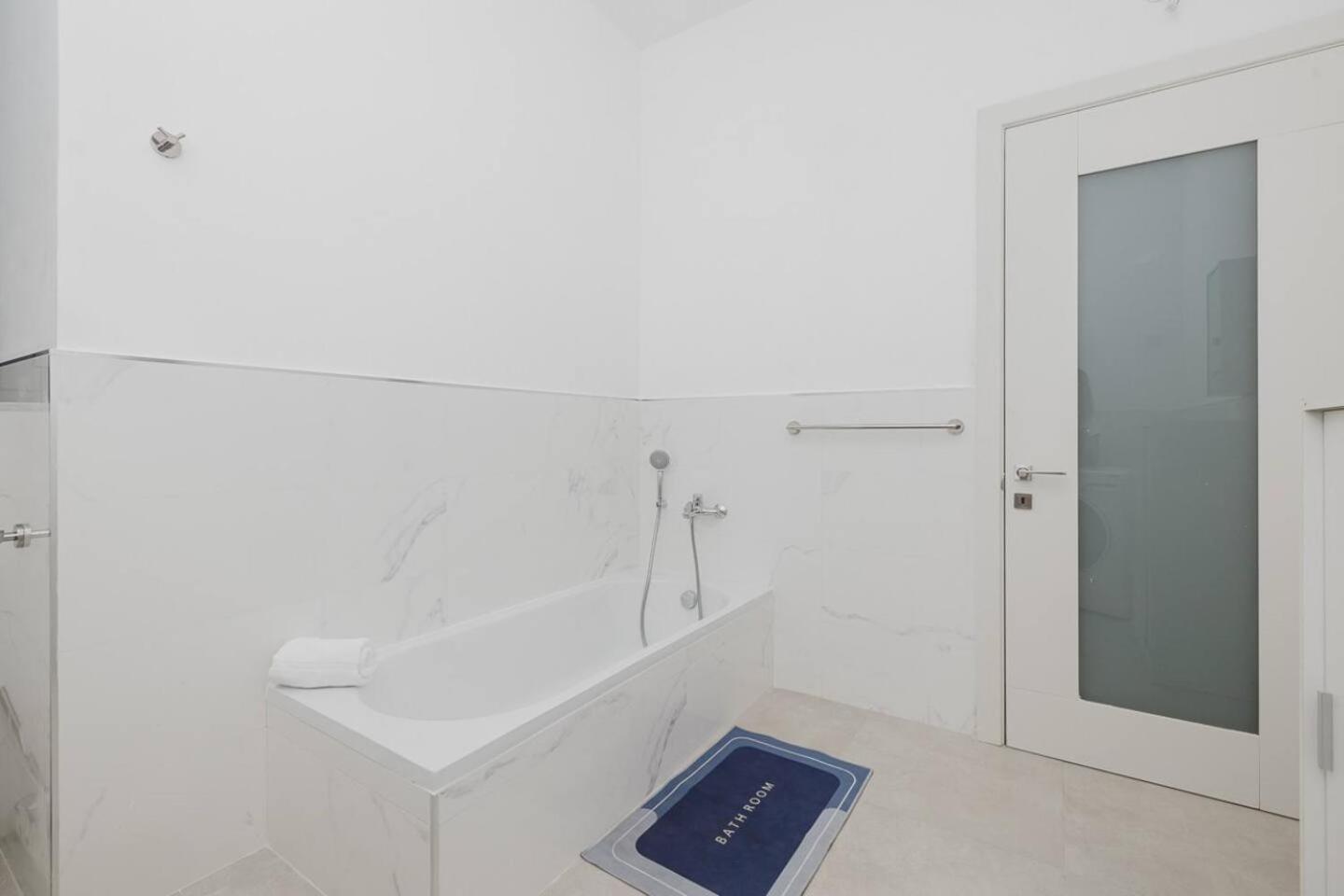 Seaside 2BED apartment Ghadira! by Homely view 5