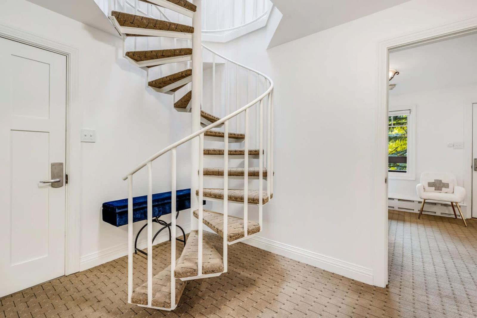 New Listing 3BR 3BA Condo - Steps to Gondola view 5