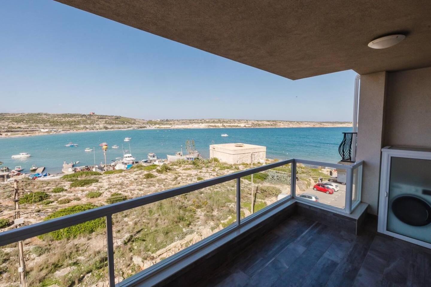 Seaside escape 2BED with views! by Homely view 2