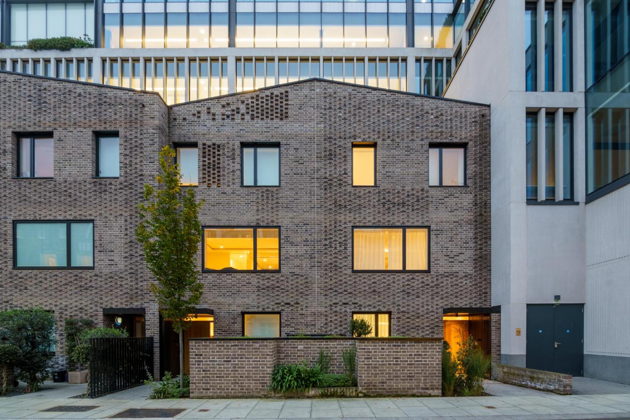 Stylish 4BD Mews House Close to Paddington