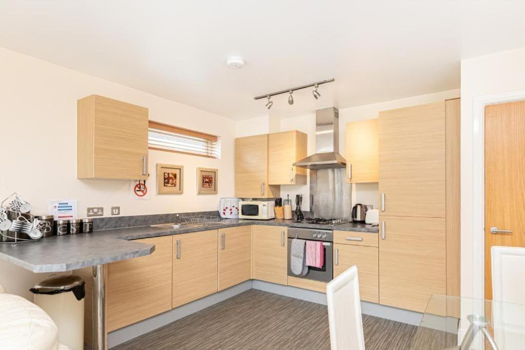BLUE WATERS 5 by BOURNECOAST - A Stylish Flat with Balconies near the Sandy Beaches - FM9625