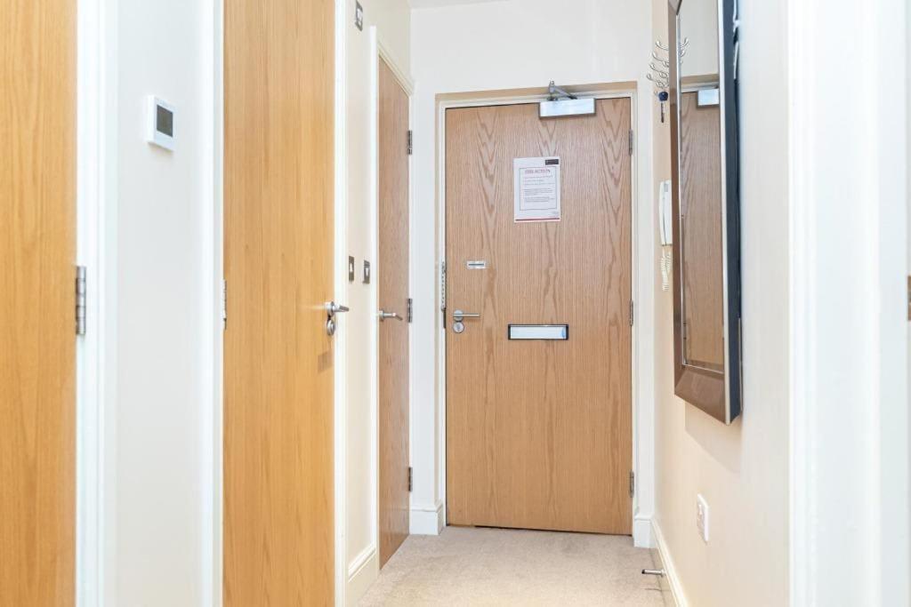 BLUE WATERS 5 by BOURNECOAST - A Stylish Flat with Balconies near the Sandy Beaches - FM9625