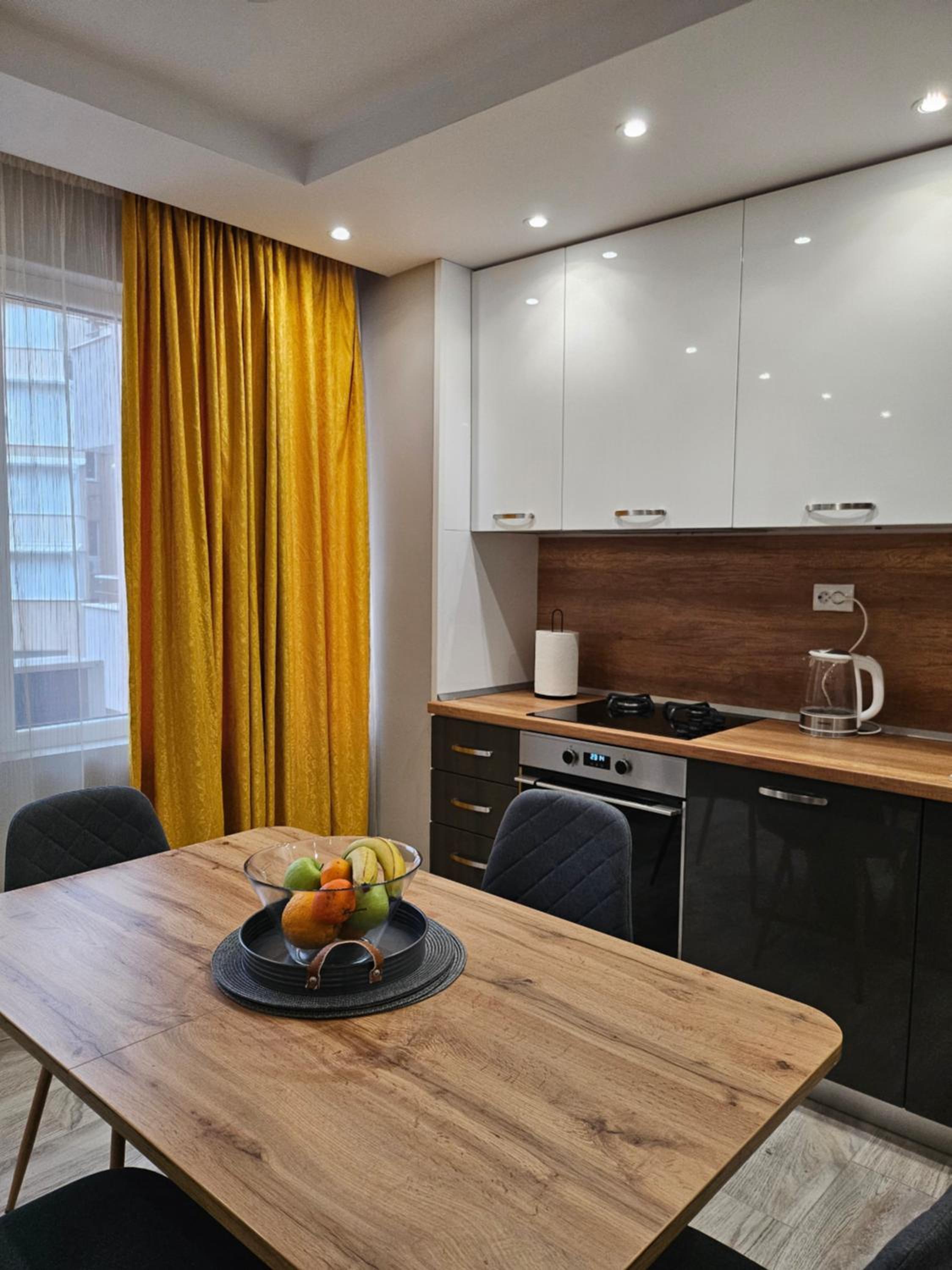 Boutique apartment yellow 1