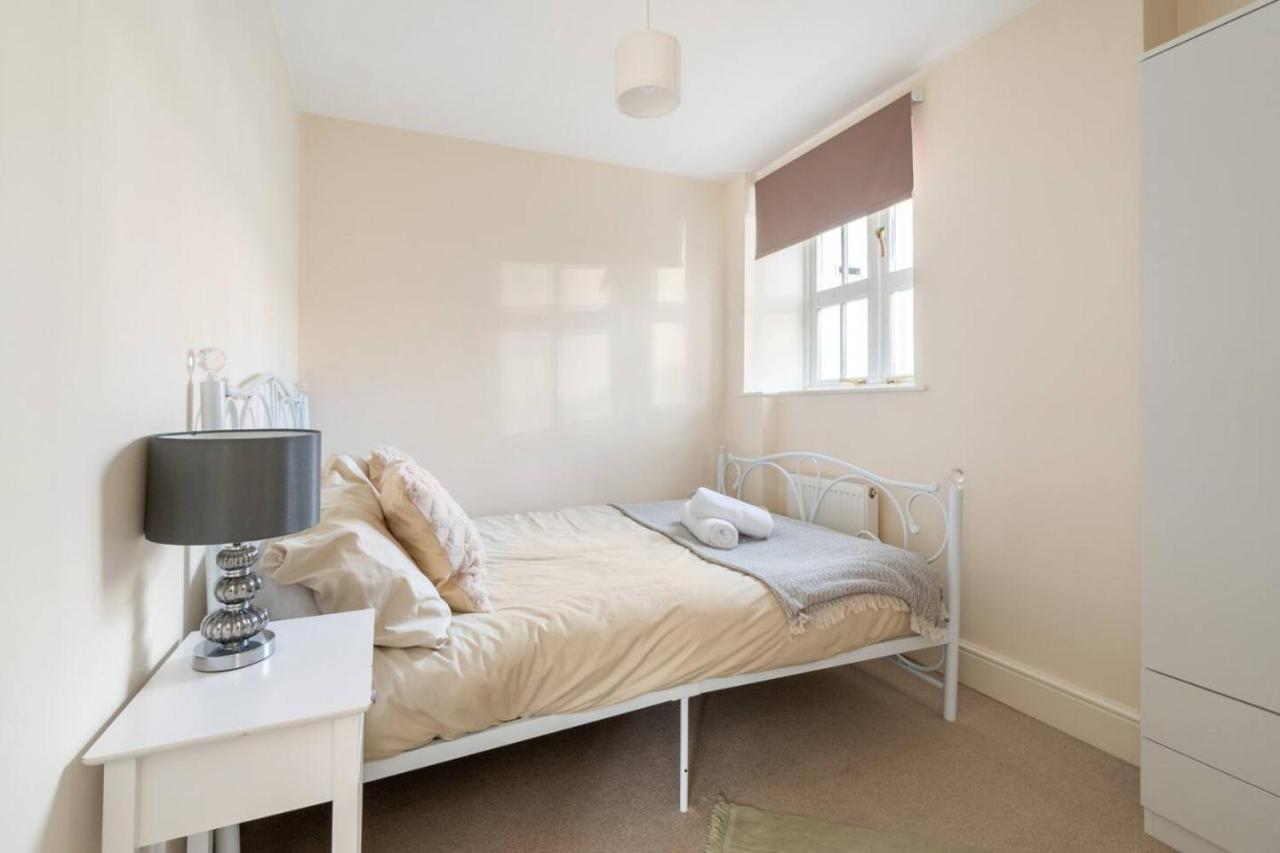 Gray Getaway in Axminster view 3