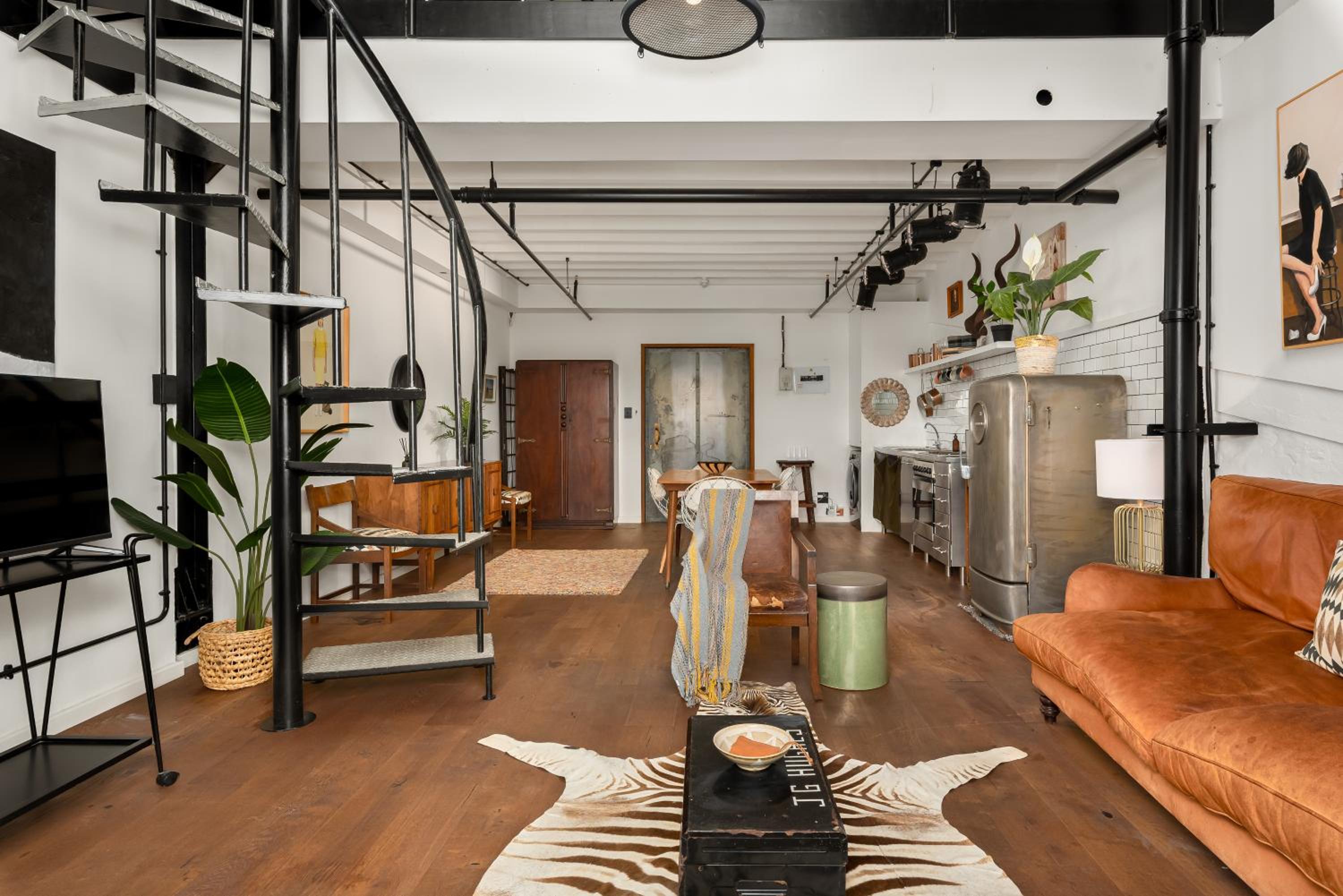 Wolroy House 506