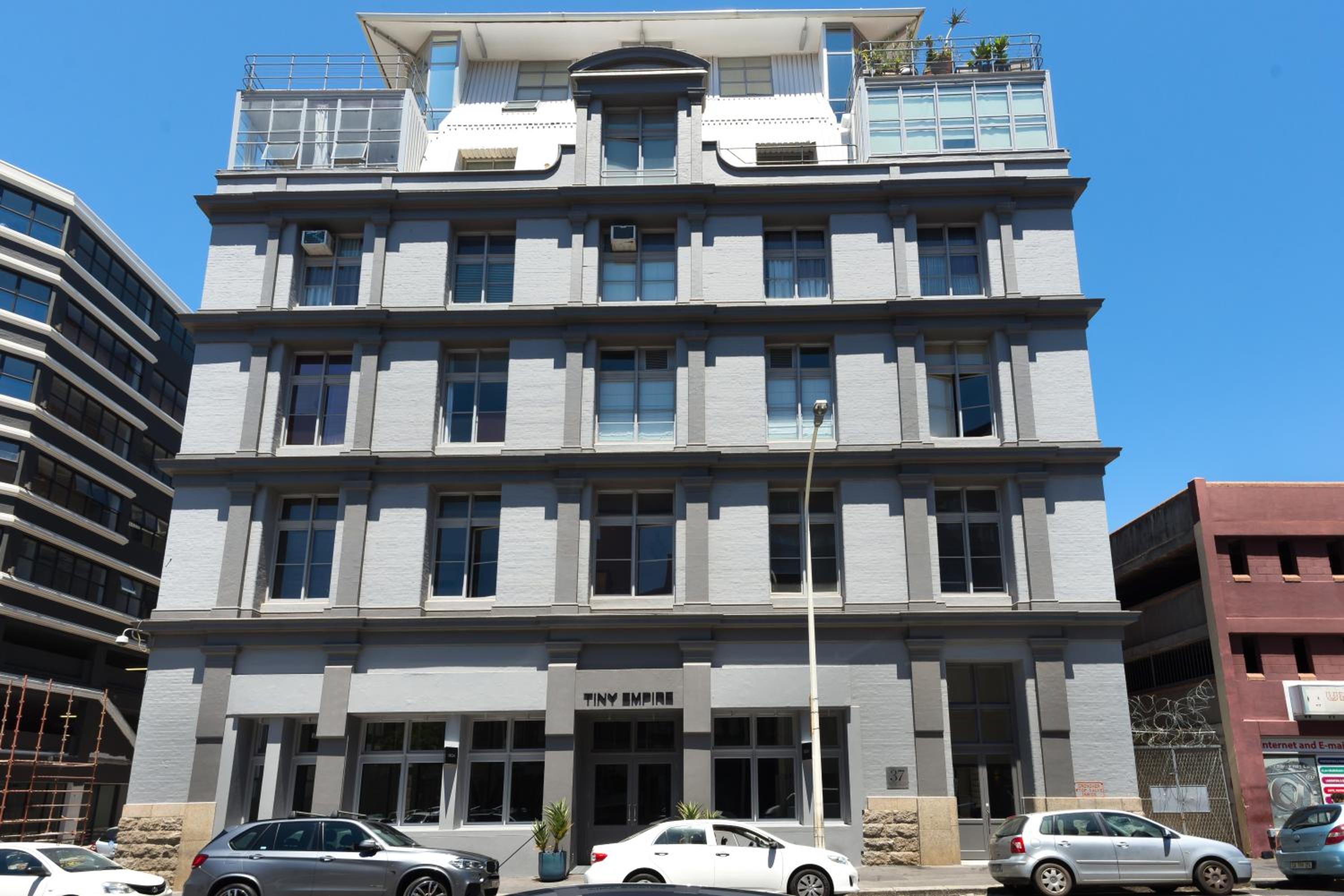 Wolroy House 506