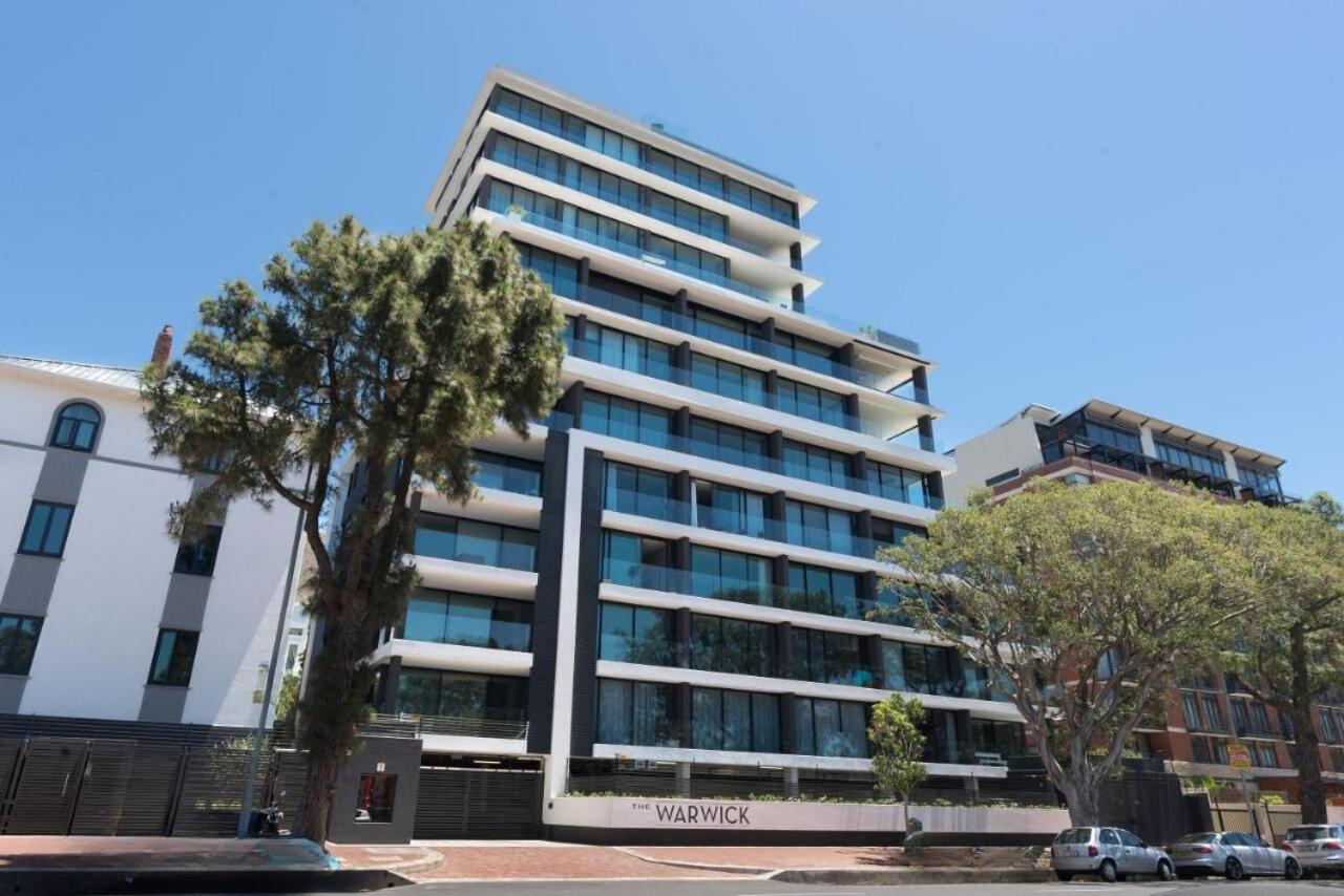Modern One Bedroom In The Warwick
