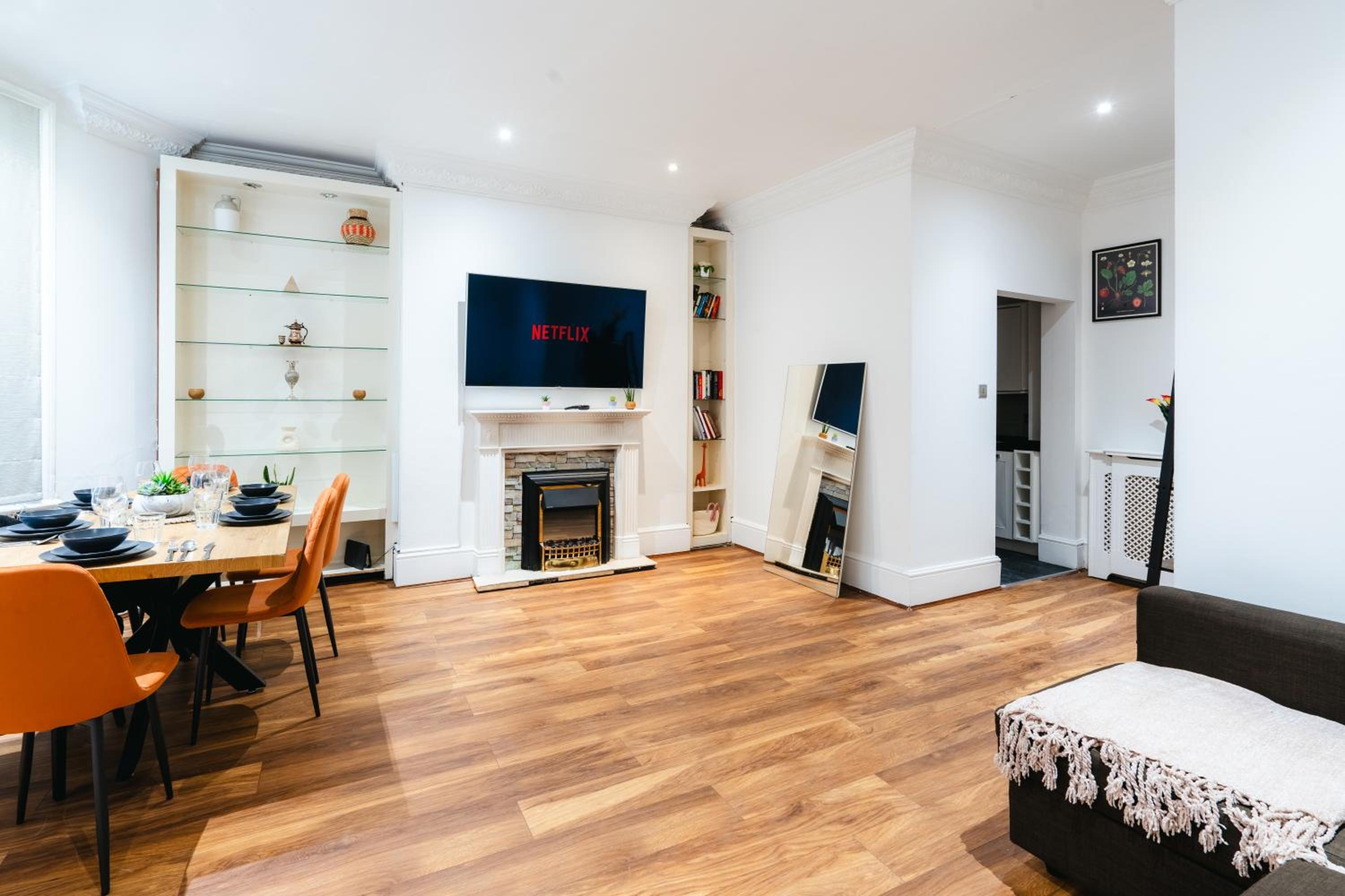 Earl's Court Stylish Apartment in Central London view 3