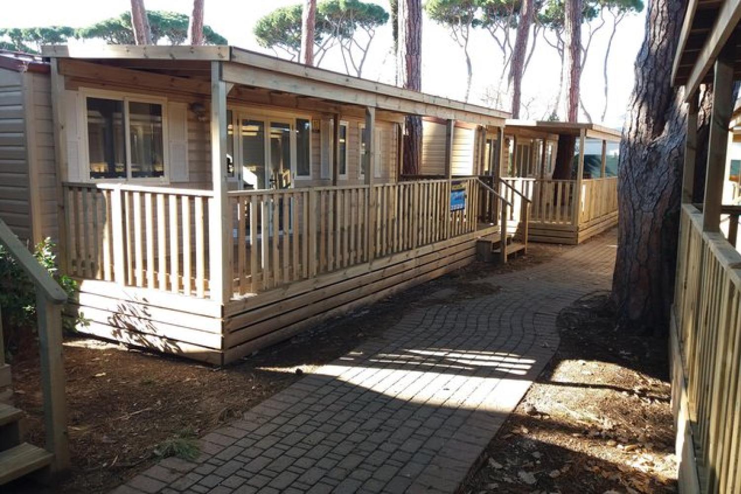 hu Park Albatros village