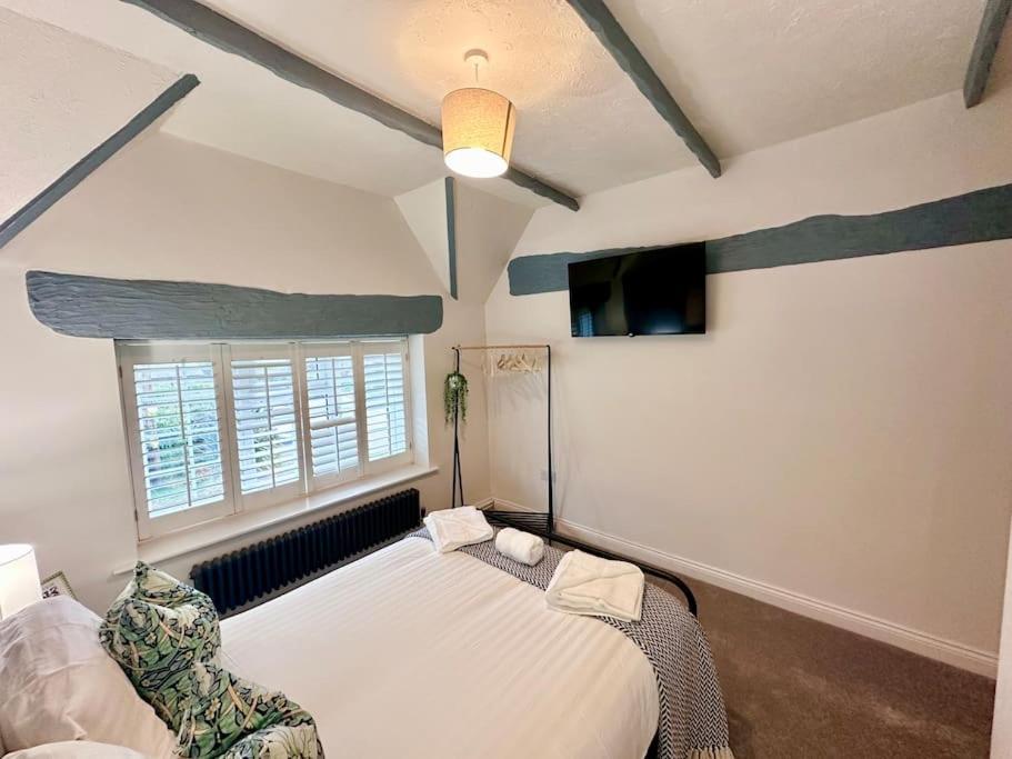 Luxury 3 bed, 6 person, spacious rural apartment view 2