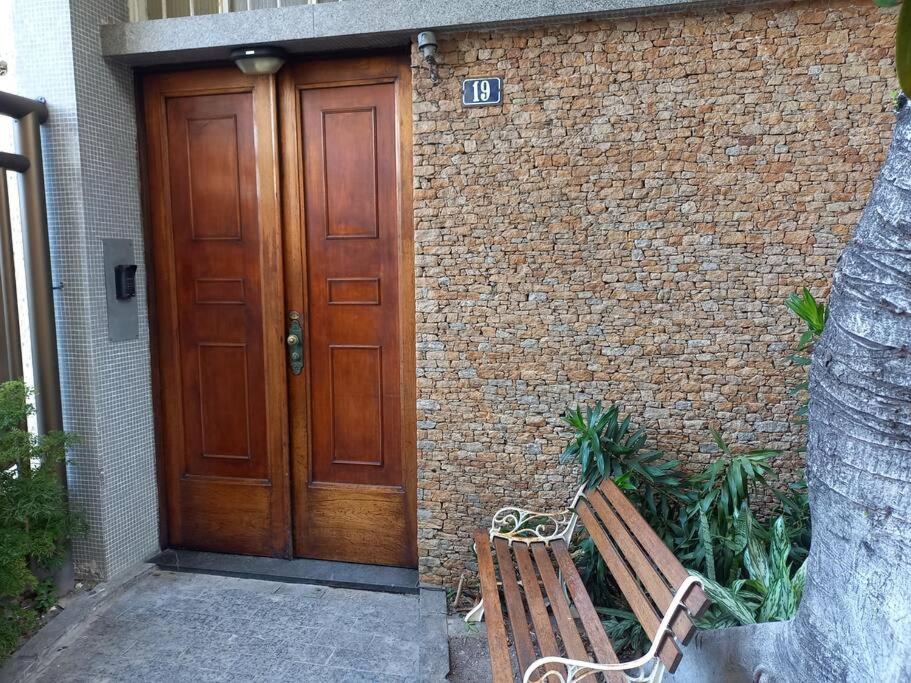 Copacabana Posto 6 próximo ao Arpoador