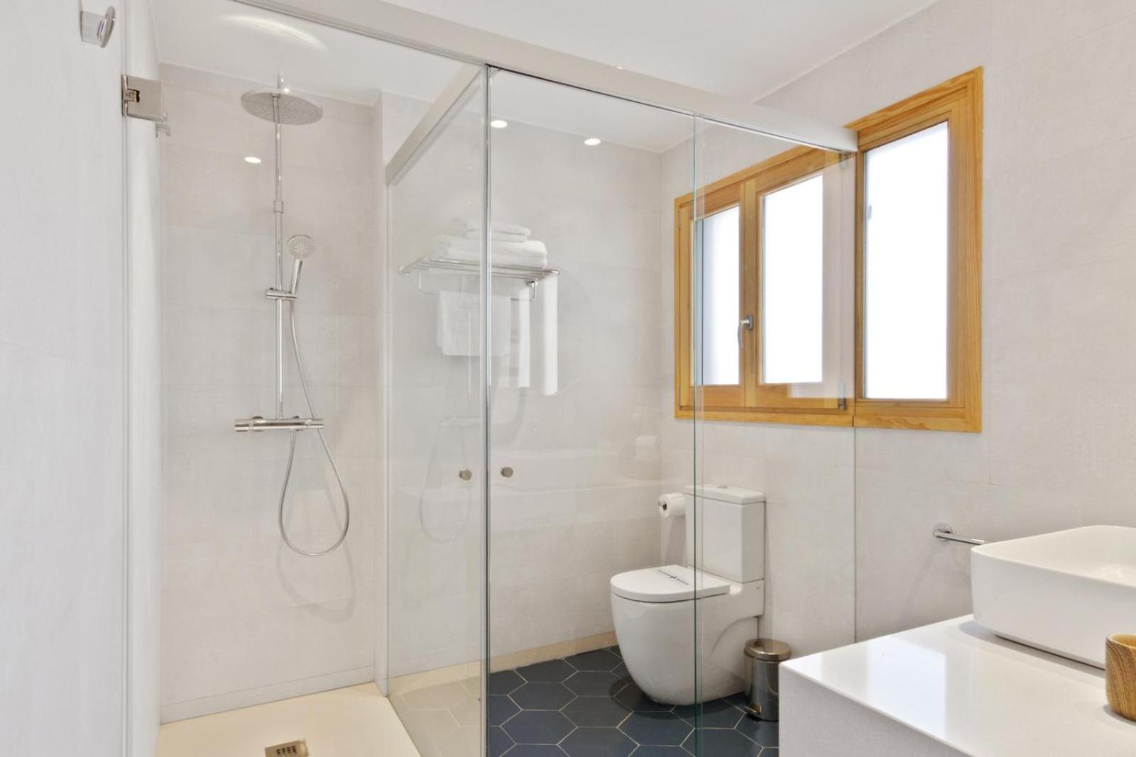 Fisa Rentals Gran Via Apartments