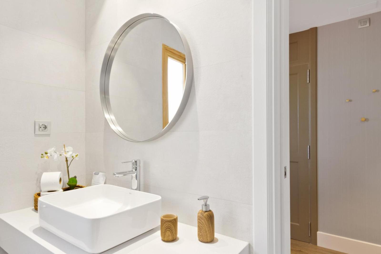 Fisa Rentals Gran Via Apartments