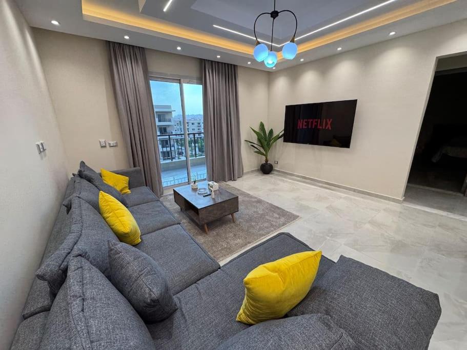 Relaxing Luxury 2BDR - New Cairo by landmark stays