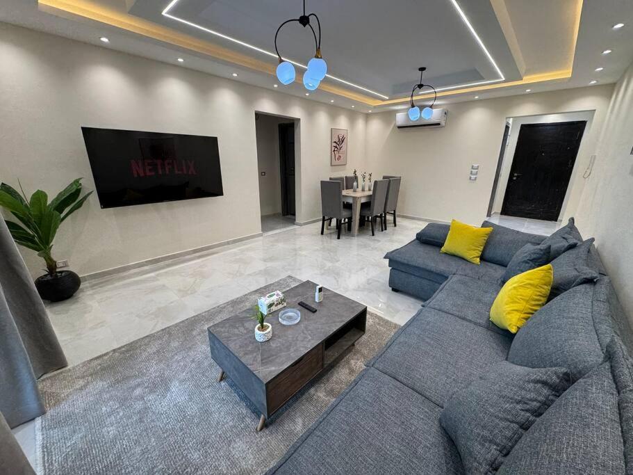 Relaxing Luxury 2BDR - New Cairo by landmark stays