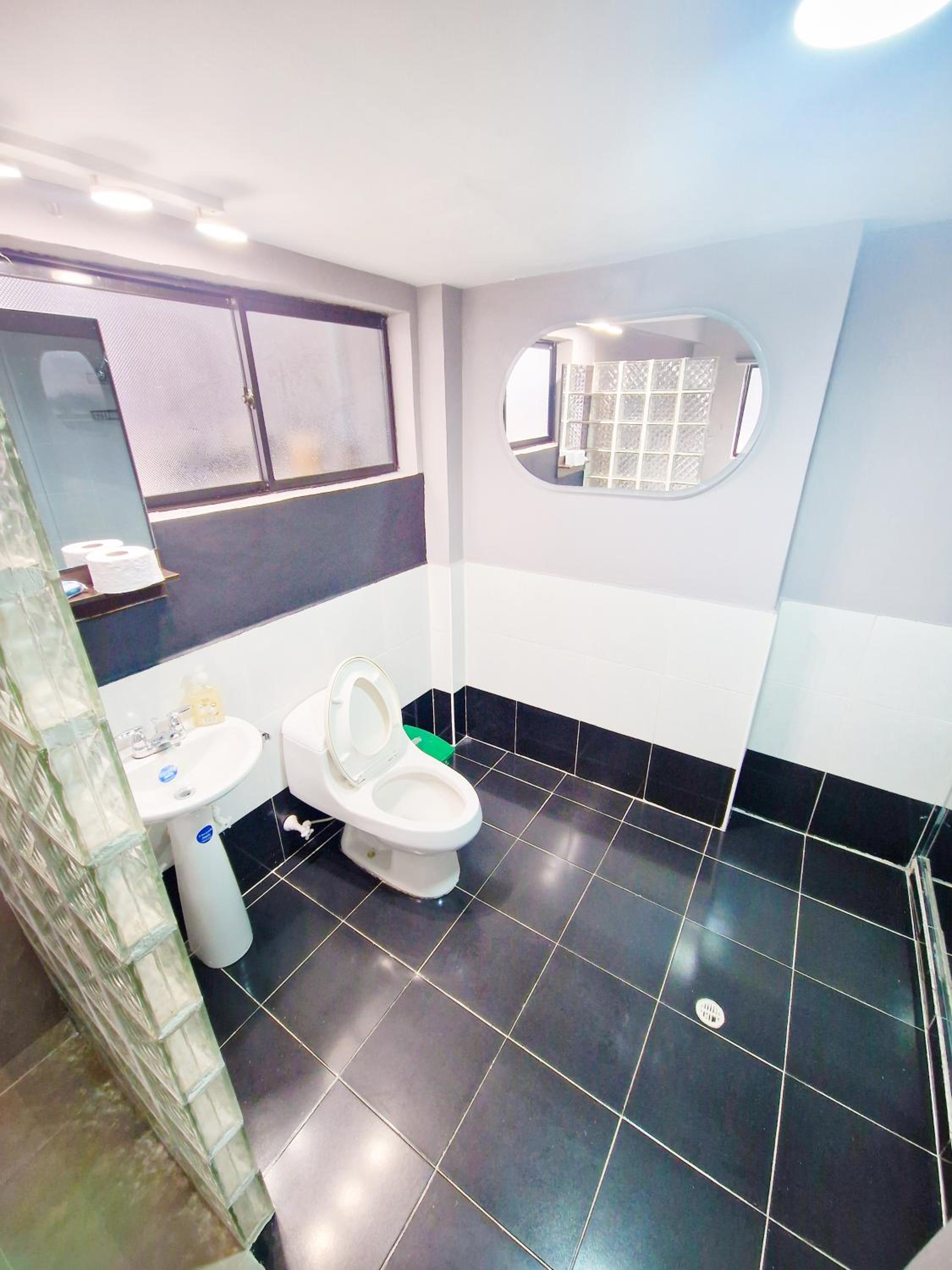 Duplex w Rooftop, Pool & 3 Jacuzzi, Maid, Security
