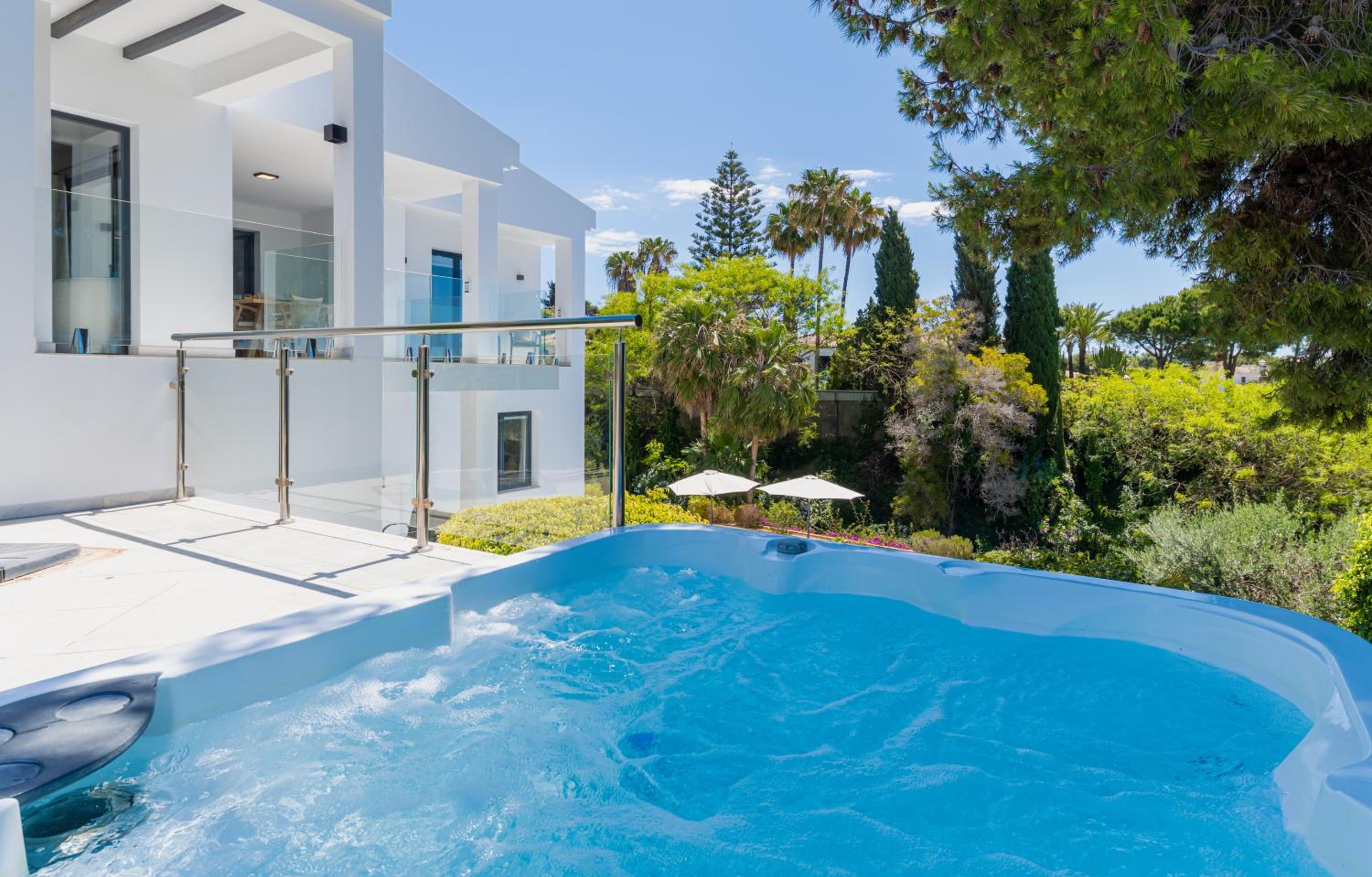 Wonderful Villa Near Beach with Mediterranean Views