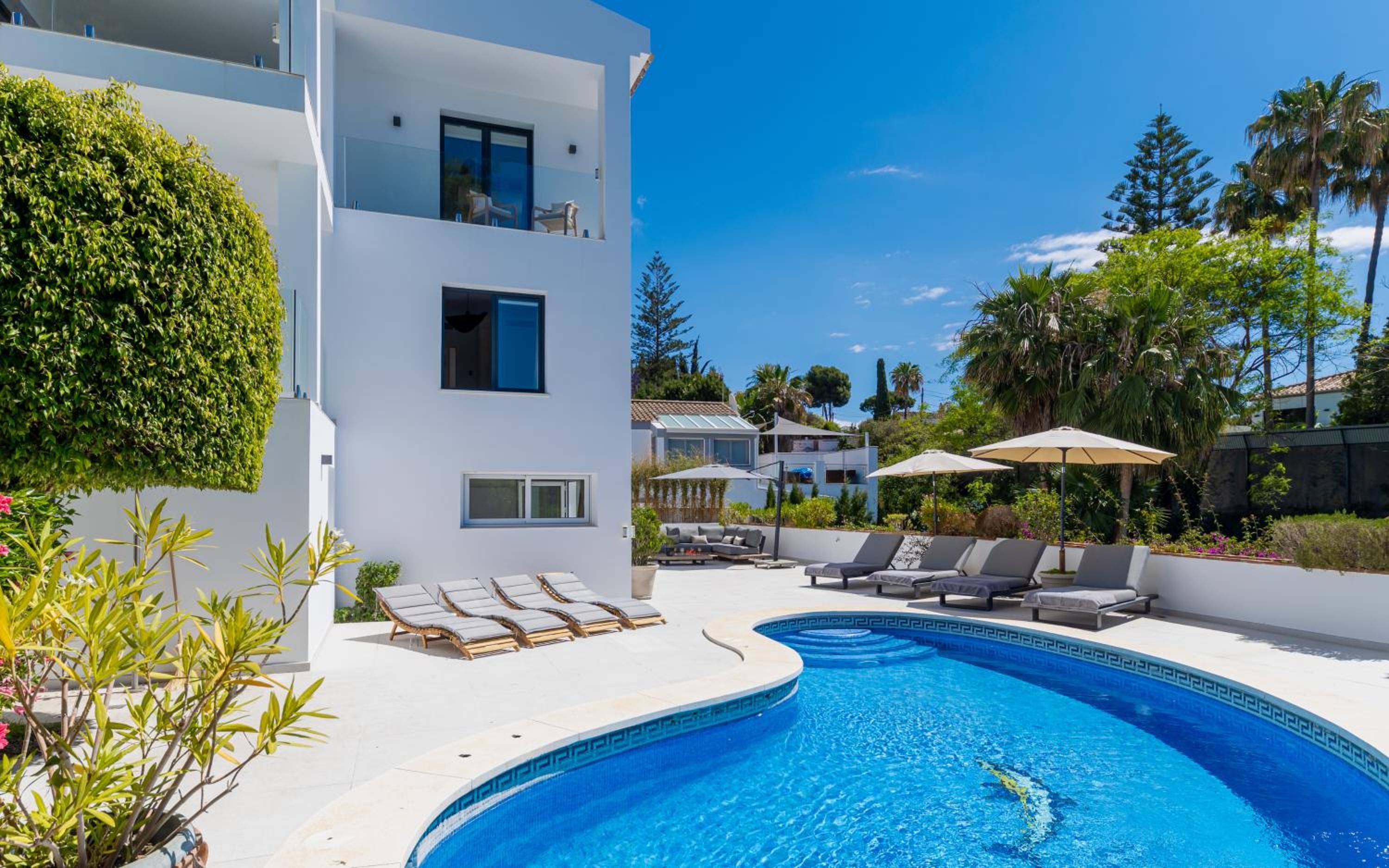 Wonderful Villa Near Beach with Mediterranean Views