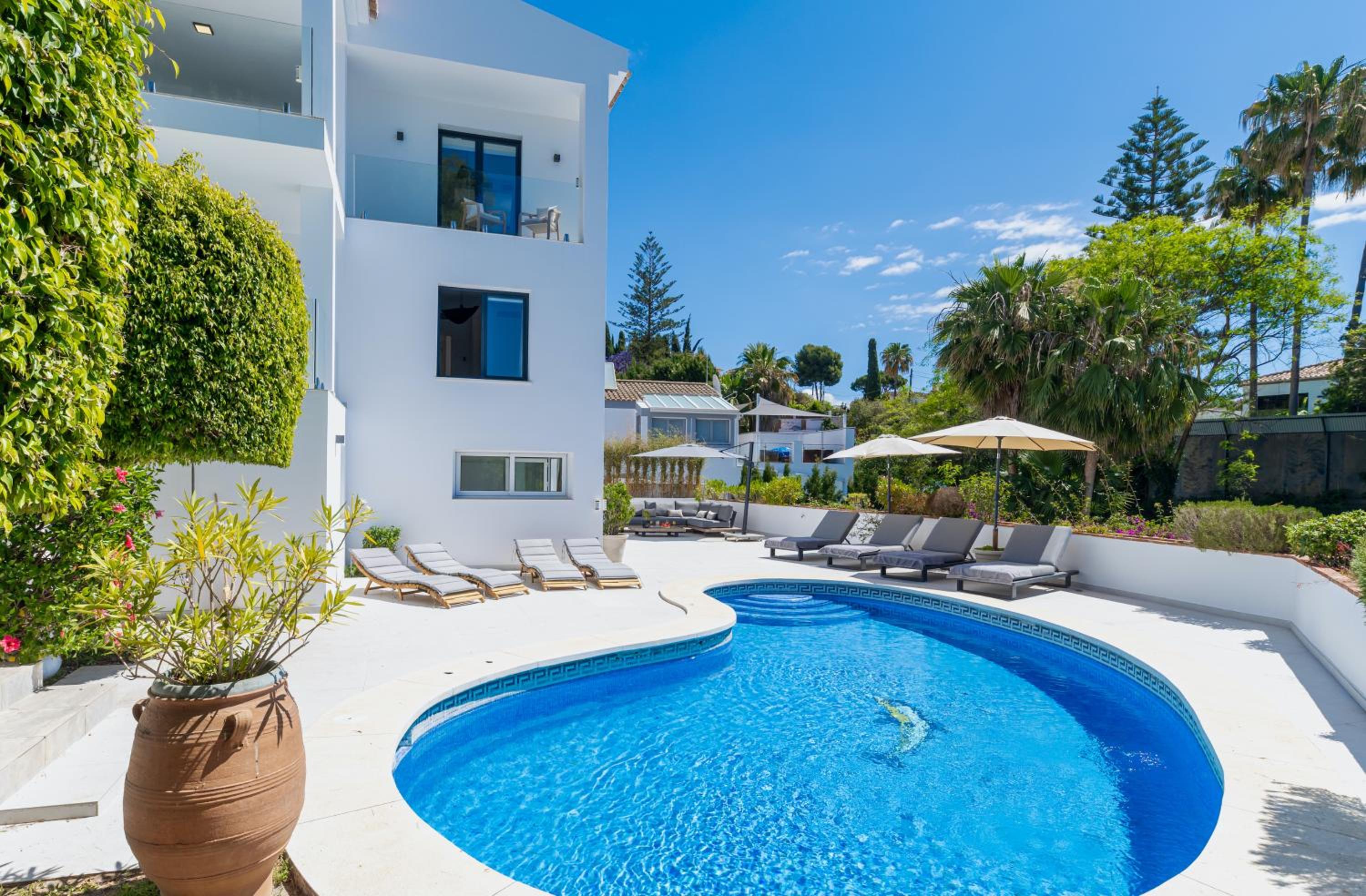 Wonderful Villa Near Beach with Mediterranean Views