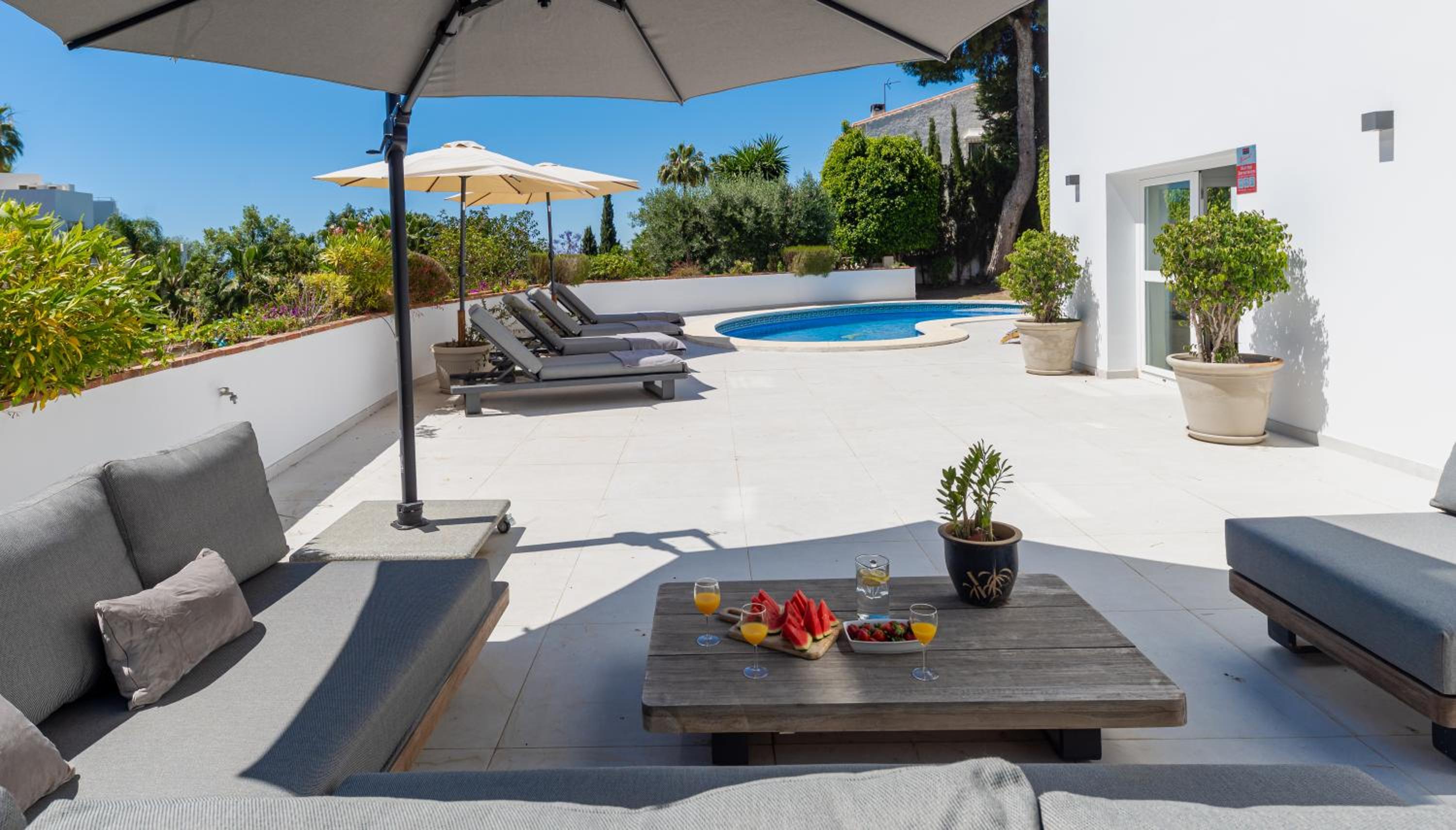 Wonderful Villa Near Beach with Mediterranean Views