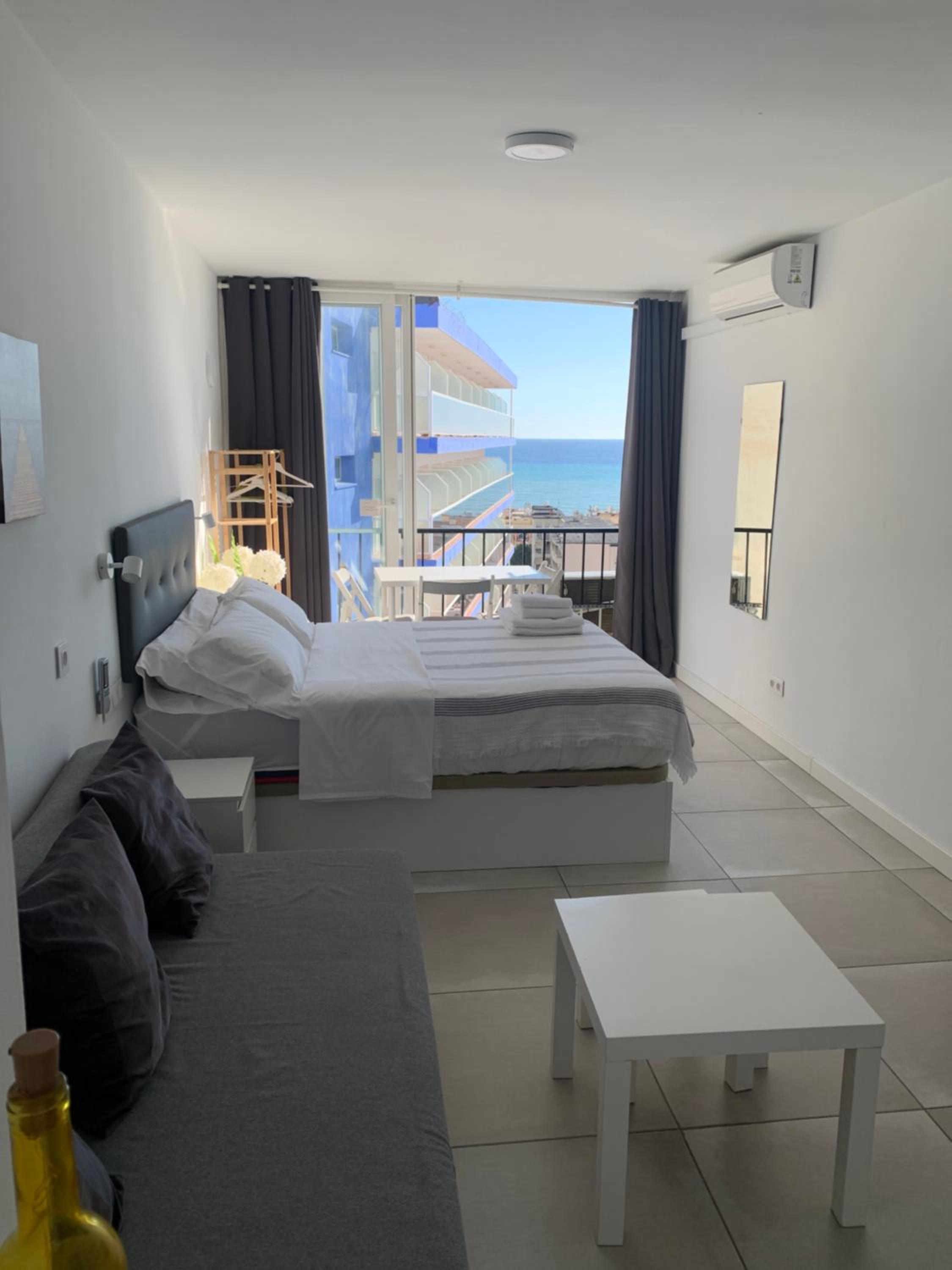 Inviting Studio with Sea View