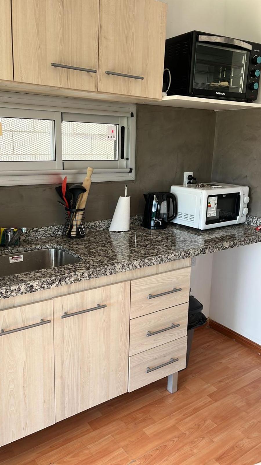 Casa quinta sustentable con asador, jardín y piscina
