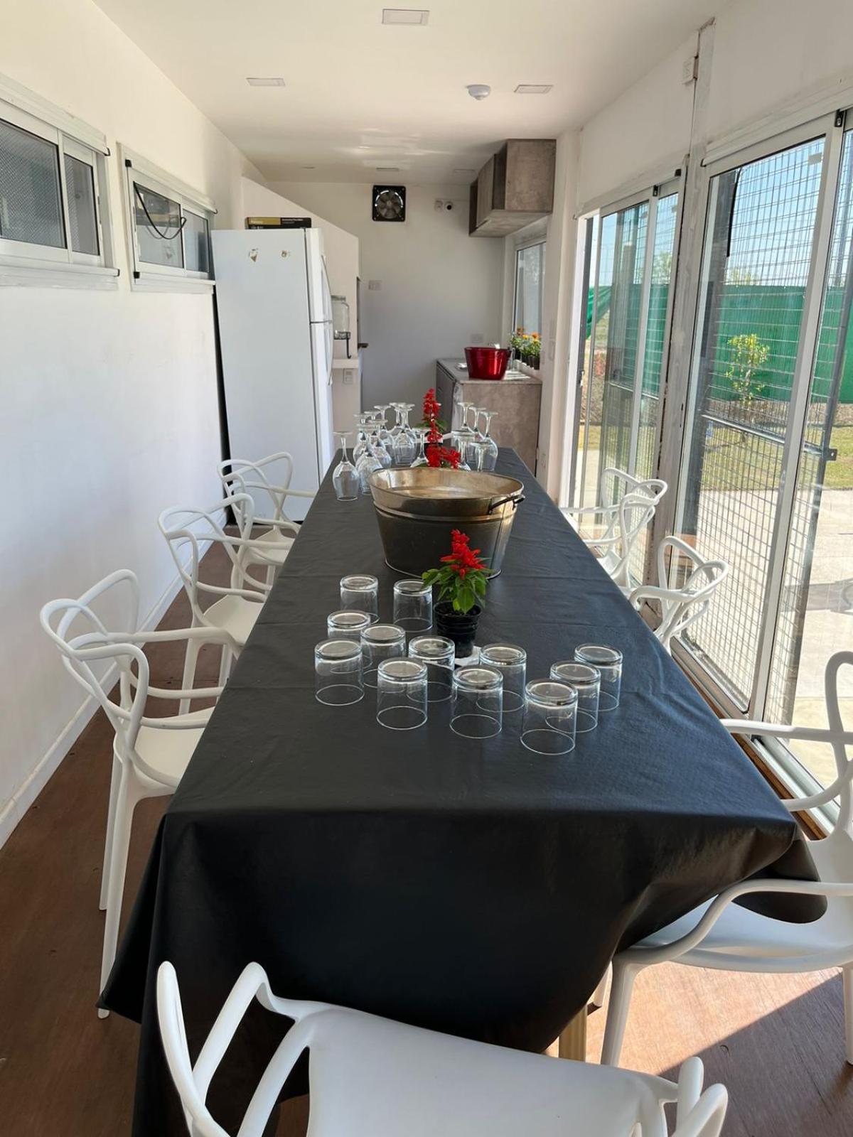 Casa quinta sustentable con asador, jardín y piscina