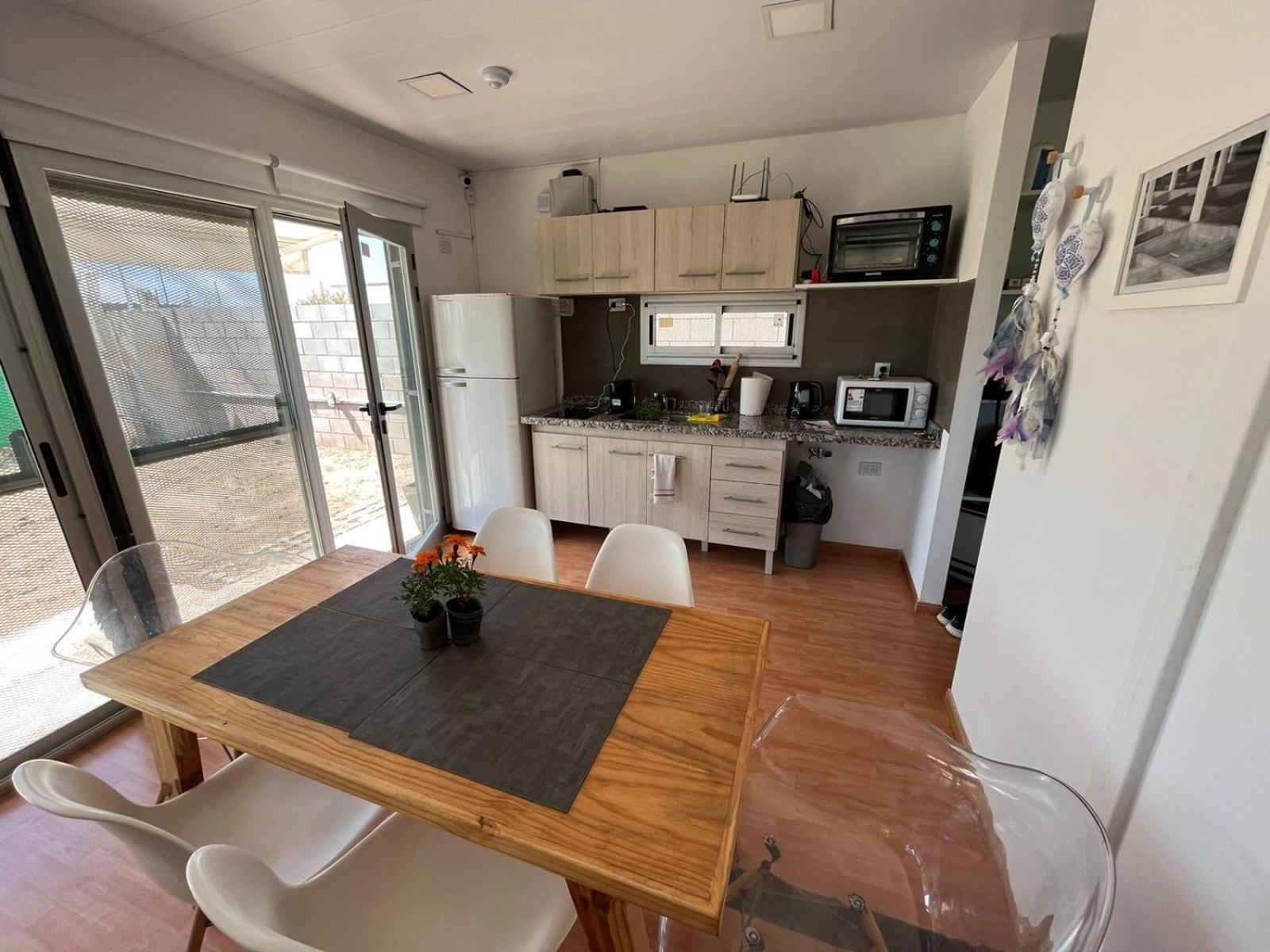 Casa quinta sustentable con asador, jardín y piscina
