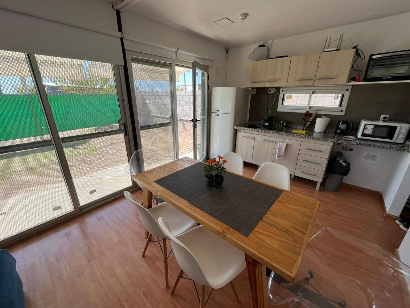 Casa quinta sustentable con asador, jardín y piscina