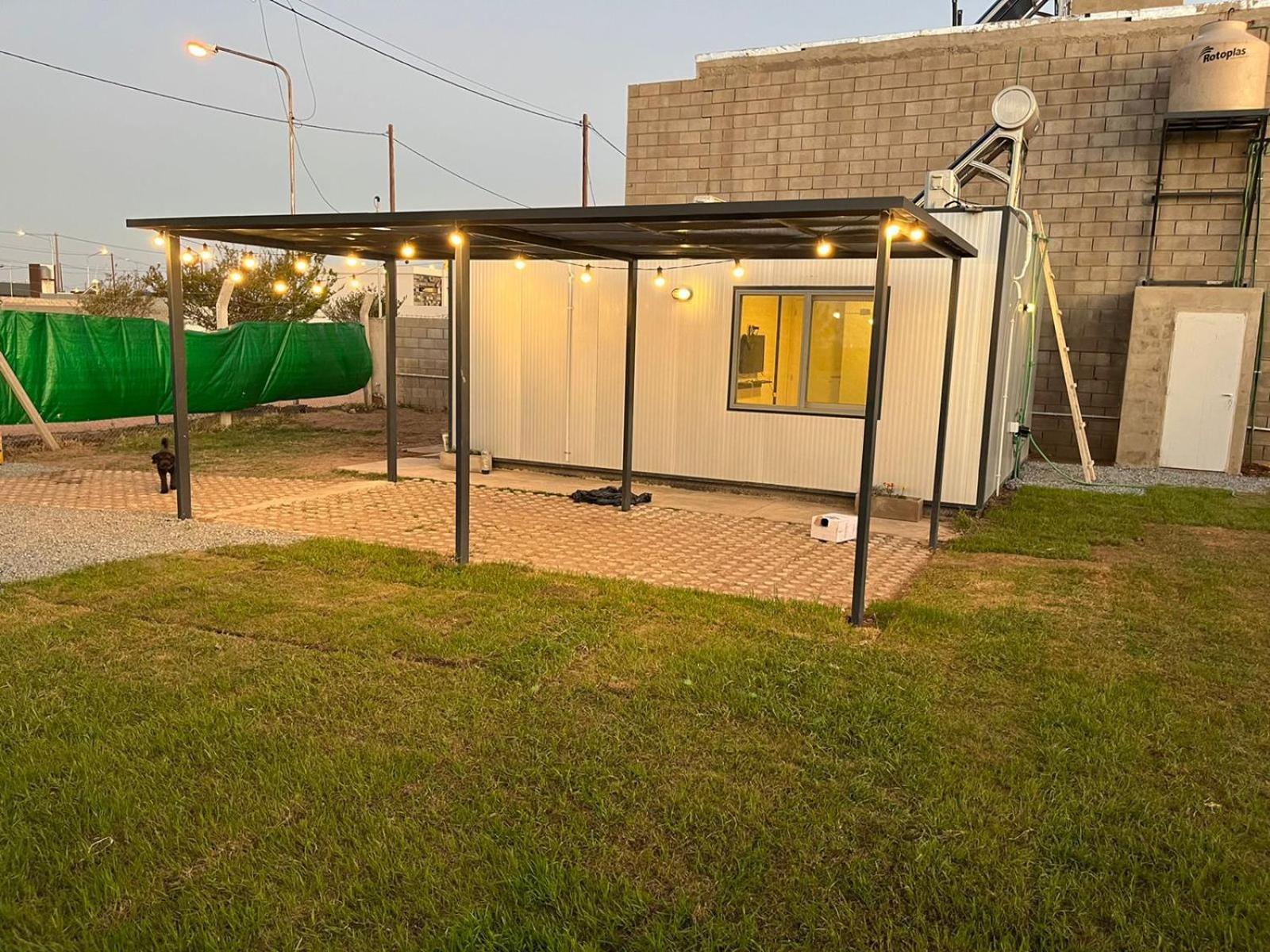 Casa quinta sustentable con asador, jardín y piscina