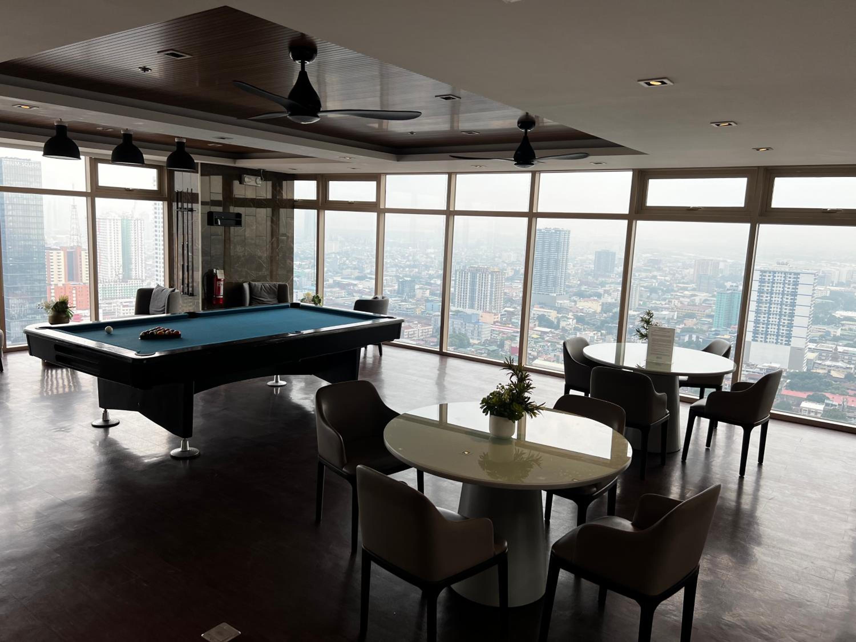 Country-Style 1BR Family Suite at Coast Residences view 5