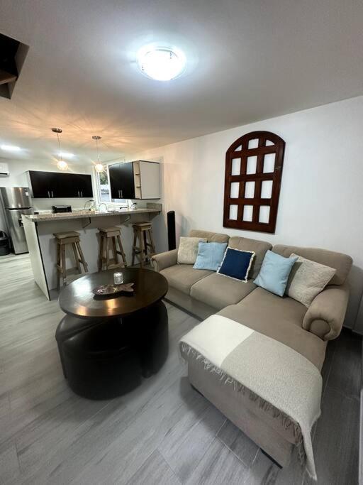 Nice & modern villa in West End, Roatan Cabaña Indigo view 5