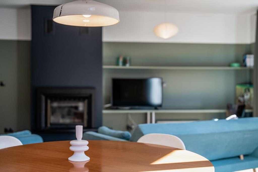 Host2U New Inn 2 BD, Fireplace, Free parking