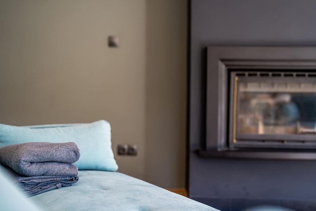 Host2U New Inn 2 BD, Fireplace, Free parking