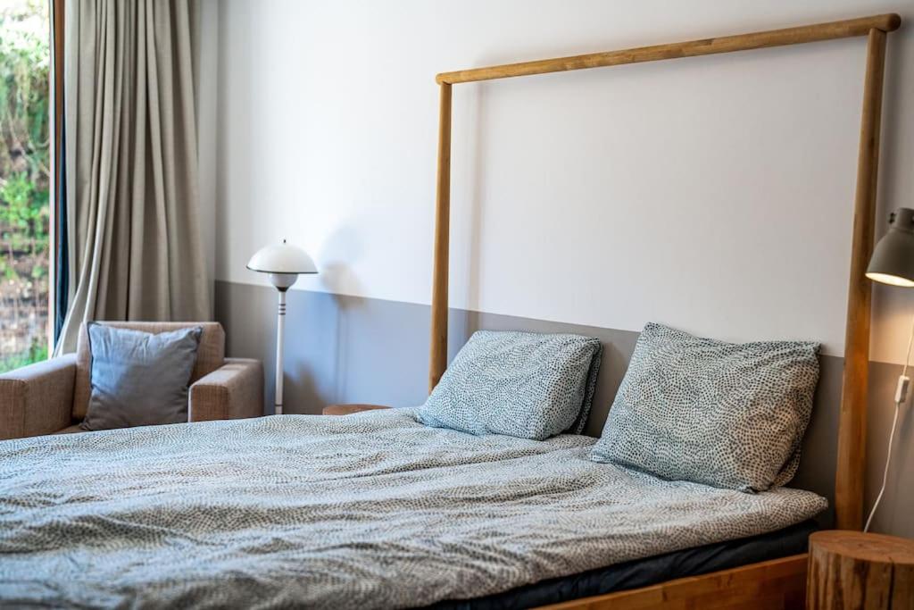 Host2U New Inn 2 BD, Fireplace, Free parking