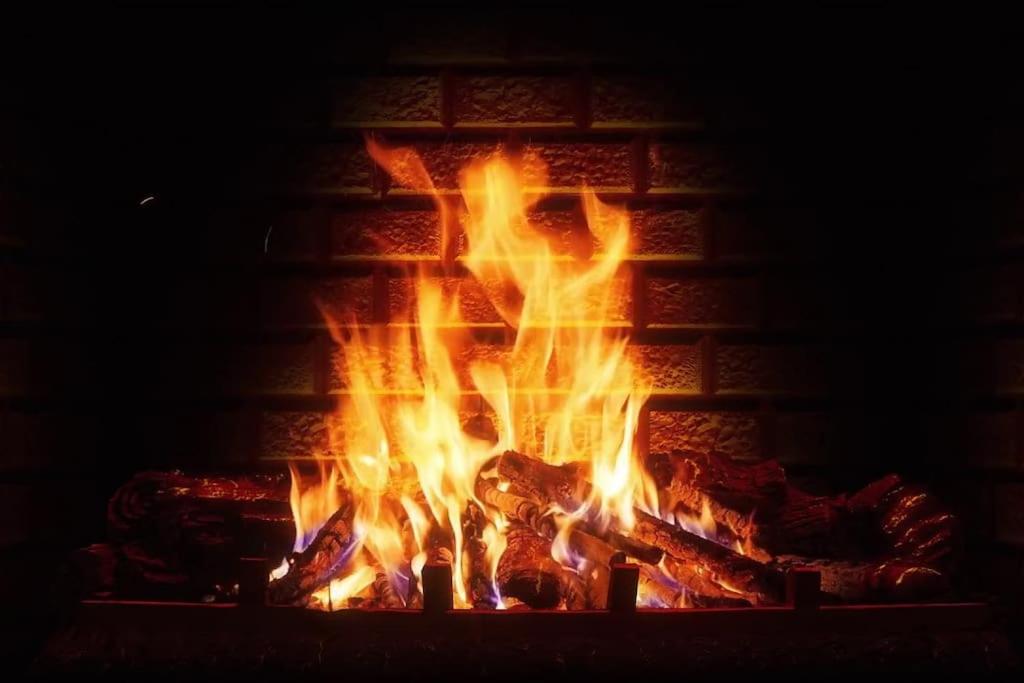 Host2U New Inn 2 BD, Fireplace, Free parking