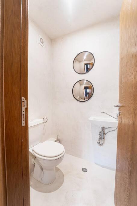Host2U New Inn 2 BD, Fireplace, Free parking